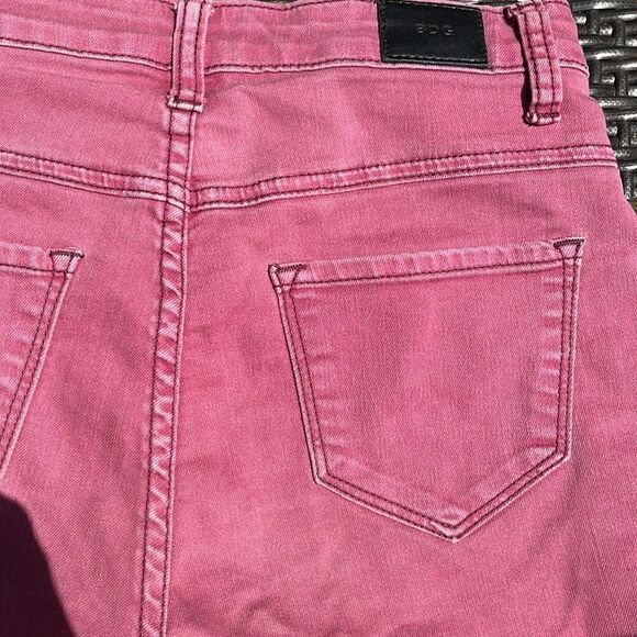 BDG BURGUNDY HIGH WAIST DENIM SHORTS 26W - Picture 6 of 10